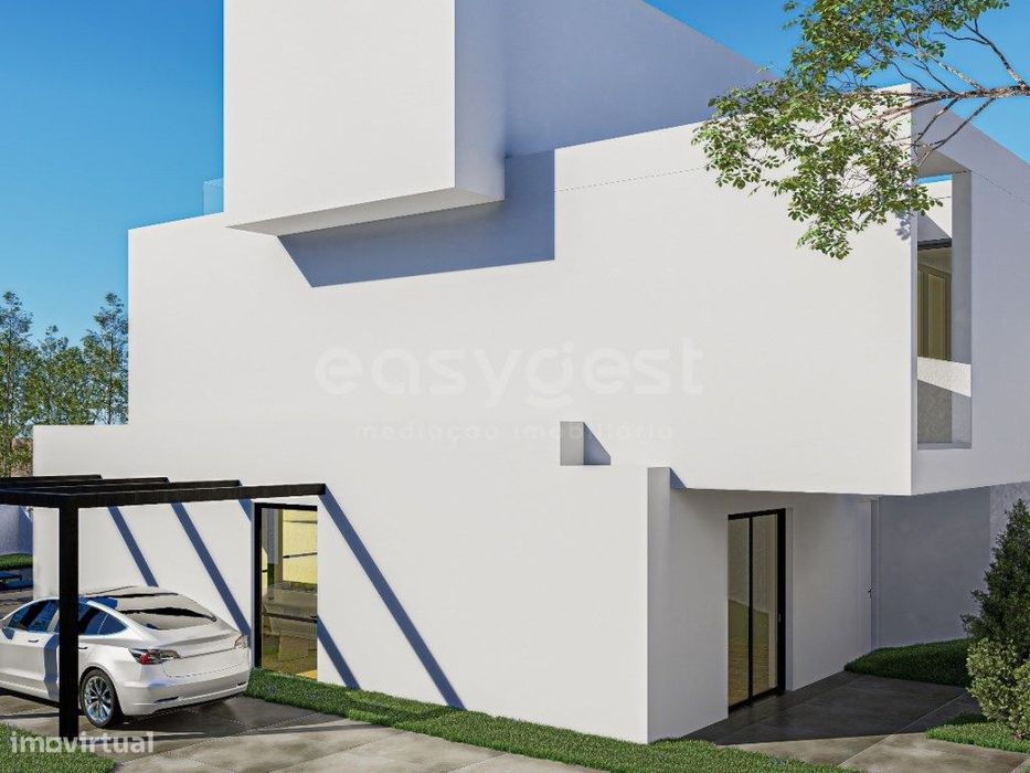 Lote 425 m2 para construção de moradia com 3 pisos, garagem e piscina