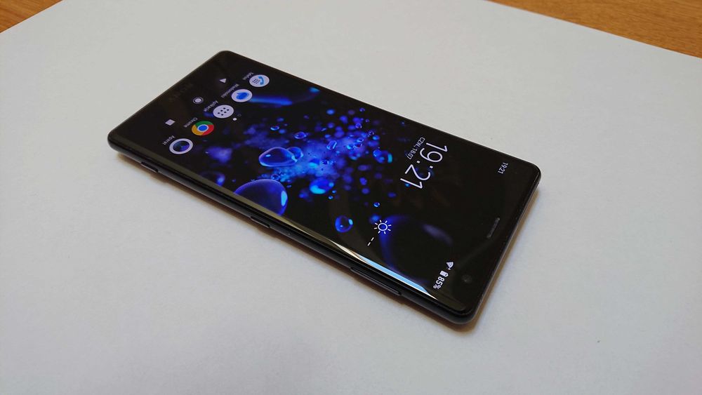SONY Xperia XZ2 kolor czarny (uszkodzony mikrofon)