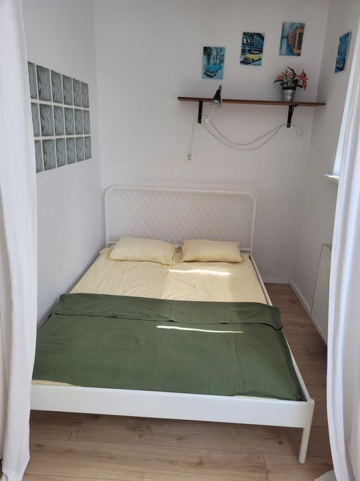 Apartament " Słoneczny " w Centrum ul. Szybka , noclegi Wrocław . Samodzielne mieszkanie dla 1 - 4 osób . Blisko PKP
