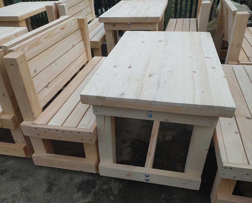 Столи лавки комплекти садові меблі для альтанок  кафе барів