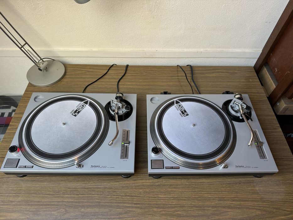 Technics SL-1200MK2 Direct Drive Turntable System