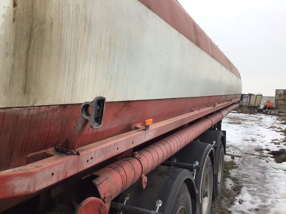 Цистерна полуприцеп цистерна тара 5700 кг