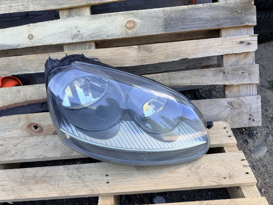 Lampa prawa Golf V Europa