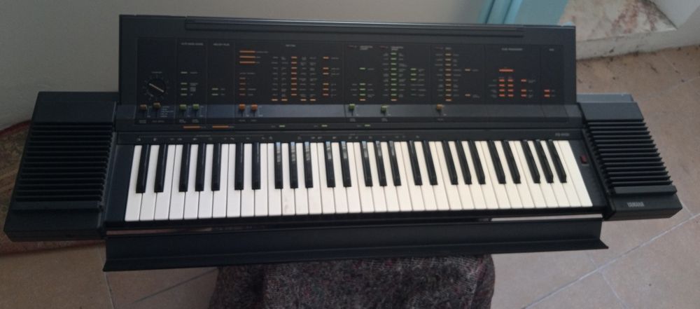 Sintetizador Yamaha PS6100