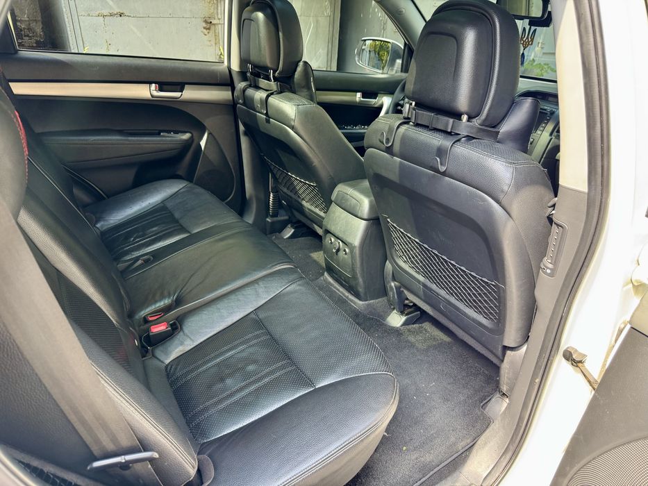 Продам KIA SORENTO 2.2d