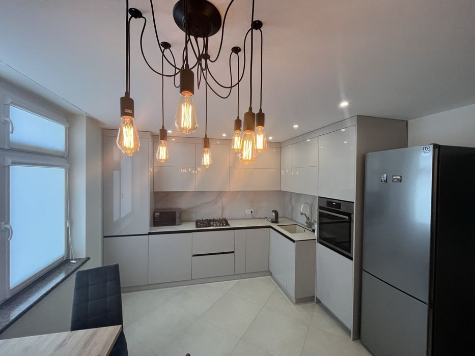 Оренда! 2 кімнатна квартира поблизу  Центру