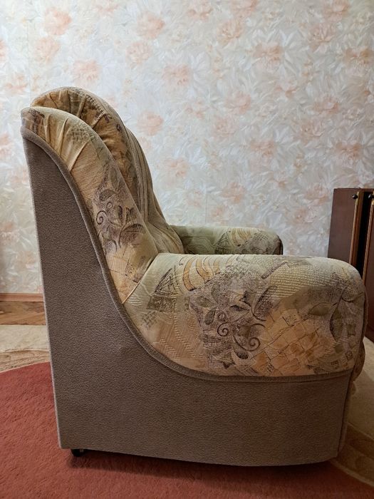 Комплект із 2 м'яких крісел у чудовому стані
