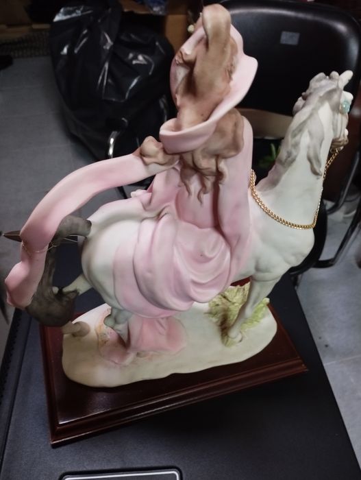 Peça de marfinite original com etiqueta