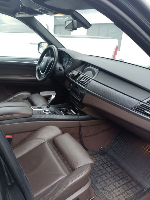 Piękne BMW X5 e70