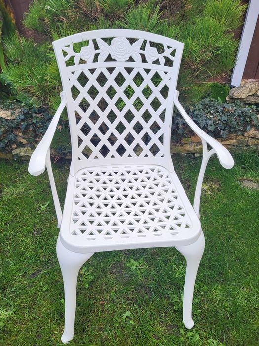 Zestaw aluminiowych mebli ogrodowych. Unikatowy komplet