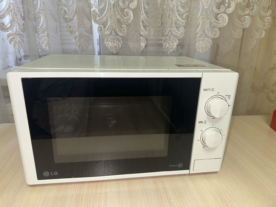 Мікрохвильова піч LG MS2022D  в опис