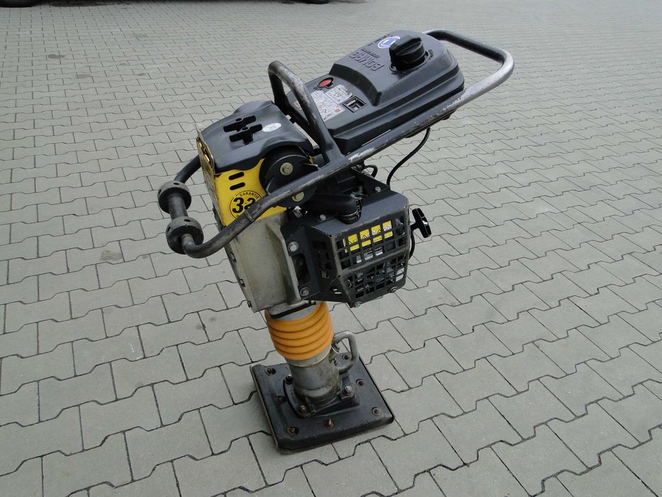 Skoczek stopa zagęszczarka gruntu BOMAG BT 60/4 HONDA WACKER sprowadzony Germany