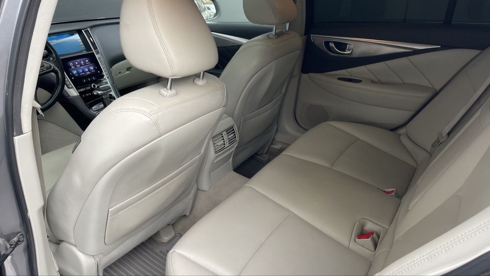 Продам infiniti Q50 2014 год