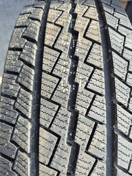 Продаж зимової резини 225/65/16С, 235/65/16С з НДС та по перерахунку