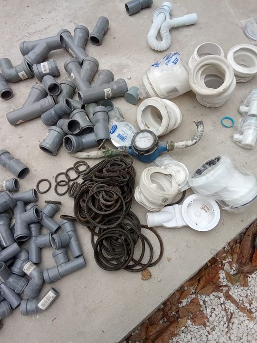 Vendem-se artigos para canalização