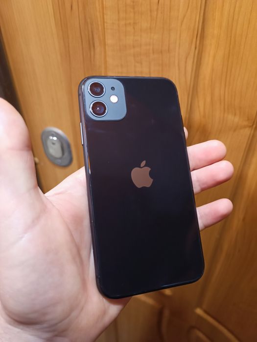 iPhone 11 64GB гарний стан