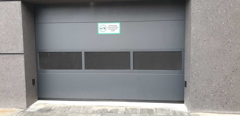 Markowa bramy segmentowe garażowe i przemysłowe. PRMOCJA