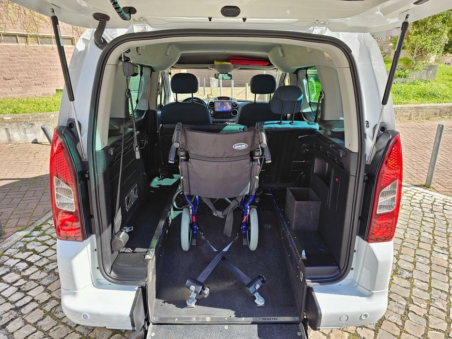 Berlingo 1.6 HDI Com Rampa Para Cadeira Rodas / Mobilidade Reduzida