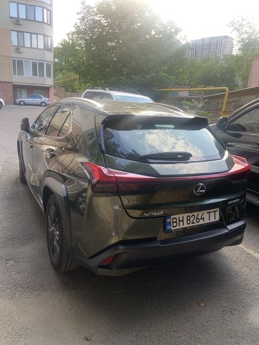 Lexus UX2020 1 покоління