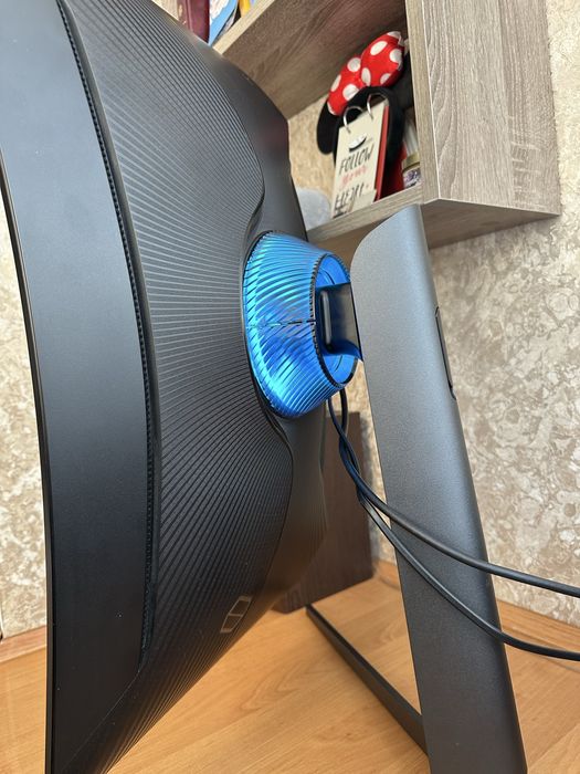 Qled 2К 240гц Samsung Odyssey G7