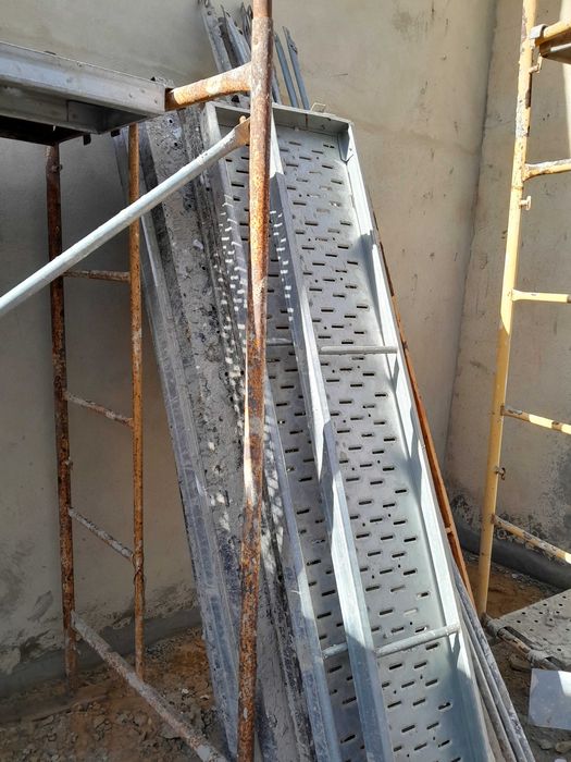 Andaimes completos com prancha