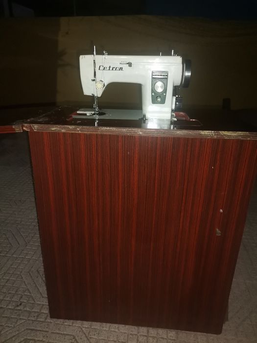 Máquina de costura64585696569730121