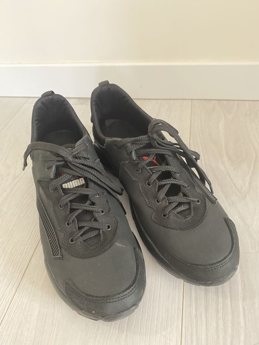 Продам весняні кросівки