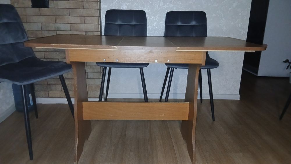 Кухоний стіл 100 на 60 в розкладеному  варіанті 120