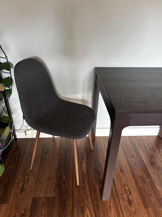 Duas cadeiras com novo