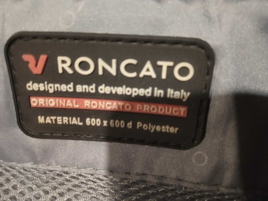 Walizka duża używana - dobra na wysyłkę kółka