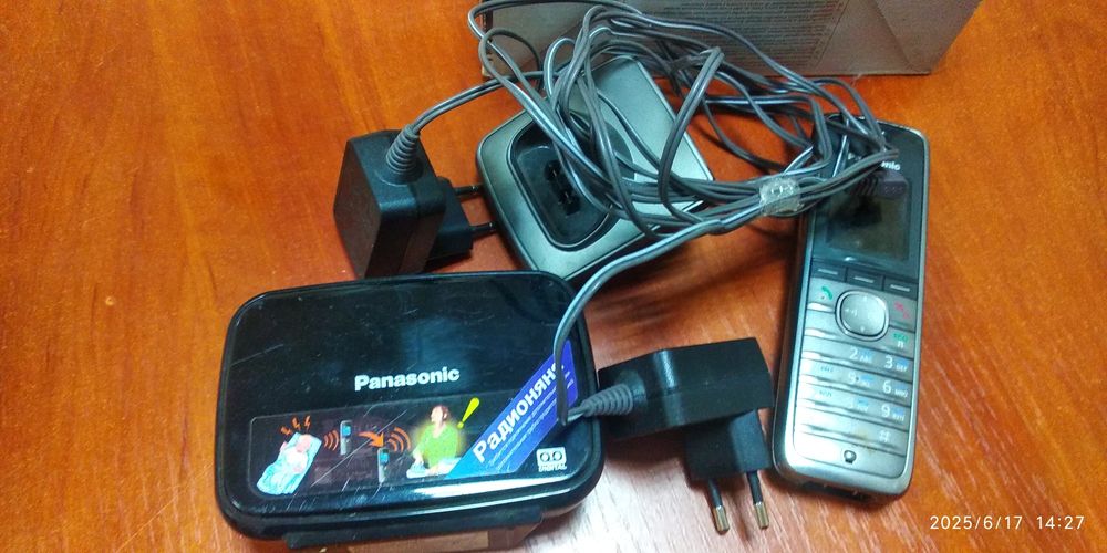 Цифровий бездротовий телефон Panasonic з автовідповідачем, неробочи