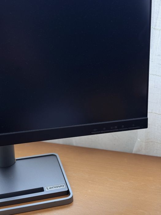 Monitor Lenovo L24i-30 — Como Novo