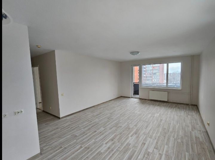 Поклейка обоев. Покраска стен и потолков. Ламинат