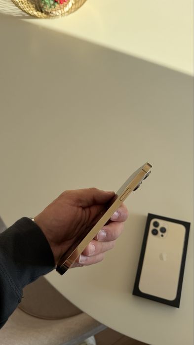 Iphone 13 Pro max Dourado