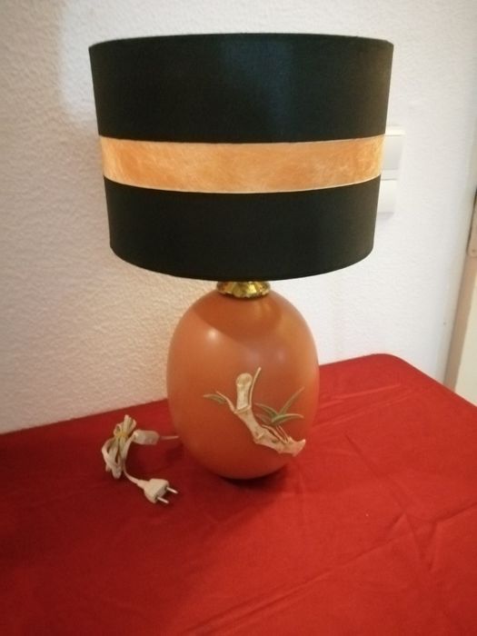 Candeeiro de mesa antigo.