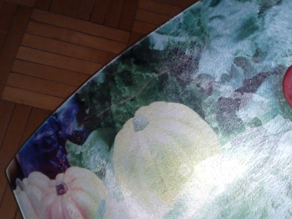 Szklane taca do krojenia w kwiatowy wzor