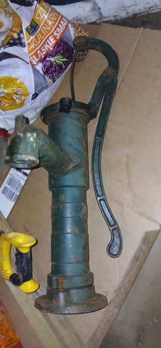 Pompa reczna abisynka