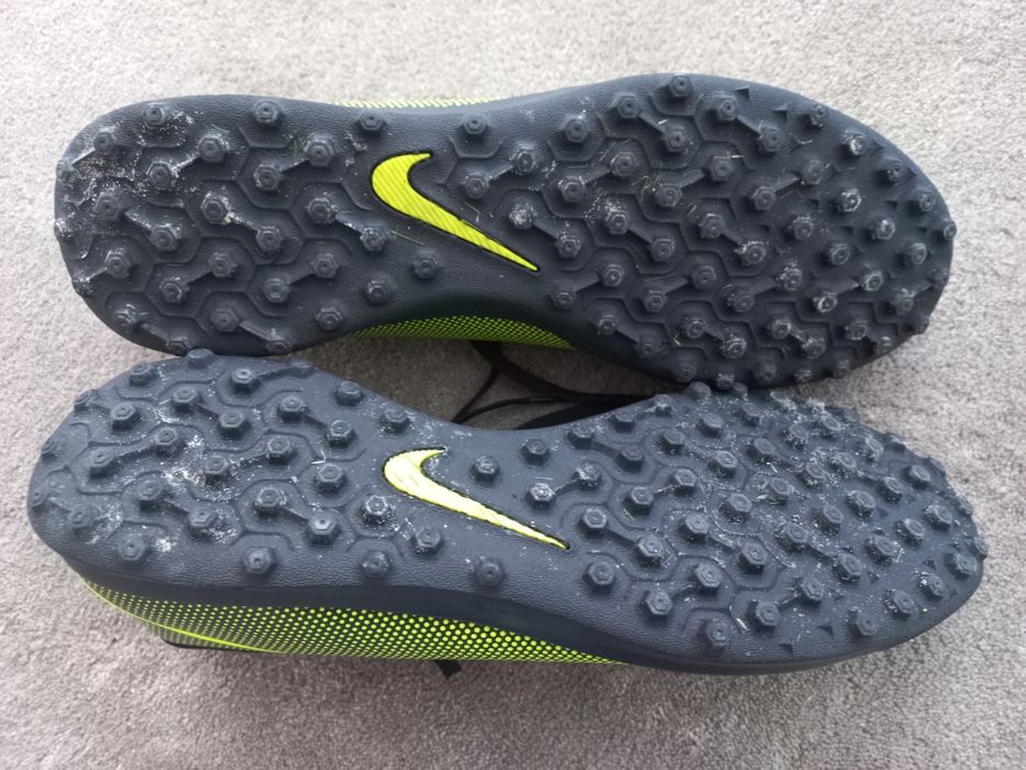 Sapatilhas Nike amarelas