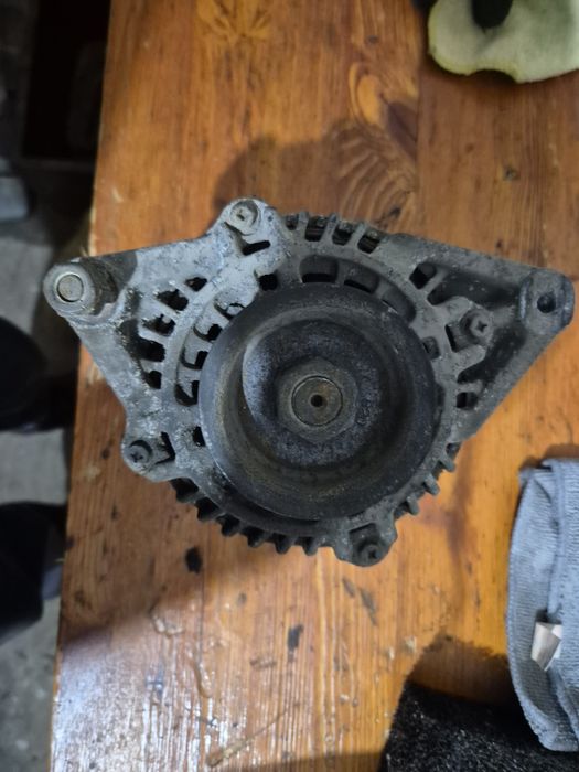 Генератор Nissan Primera P10 2.0 (12V 80A) — Оригинал