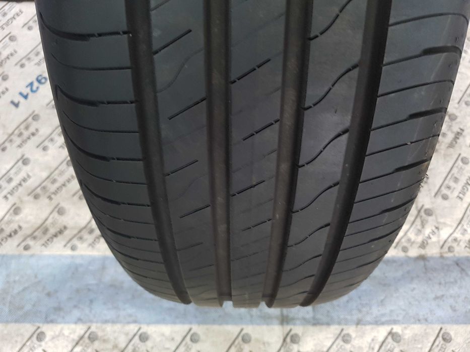 Opona Letnia Goodyear Efficient Grip 215/55R17  215/55/17