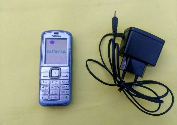 Кнопочний мобільный телефон Nokia 6070 робочий,аккум.норм.Е ДЕФЕКТИ !
