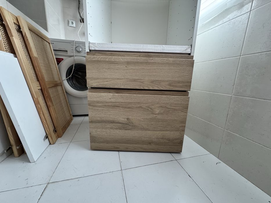 Móvel Ikea usado + 2 prateleiras novas
