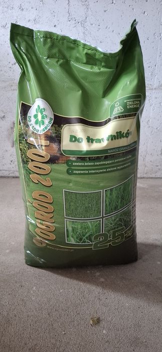Nawóz OGRÓD 2001 do trawników NOWY 25kg