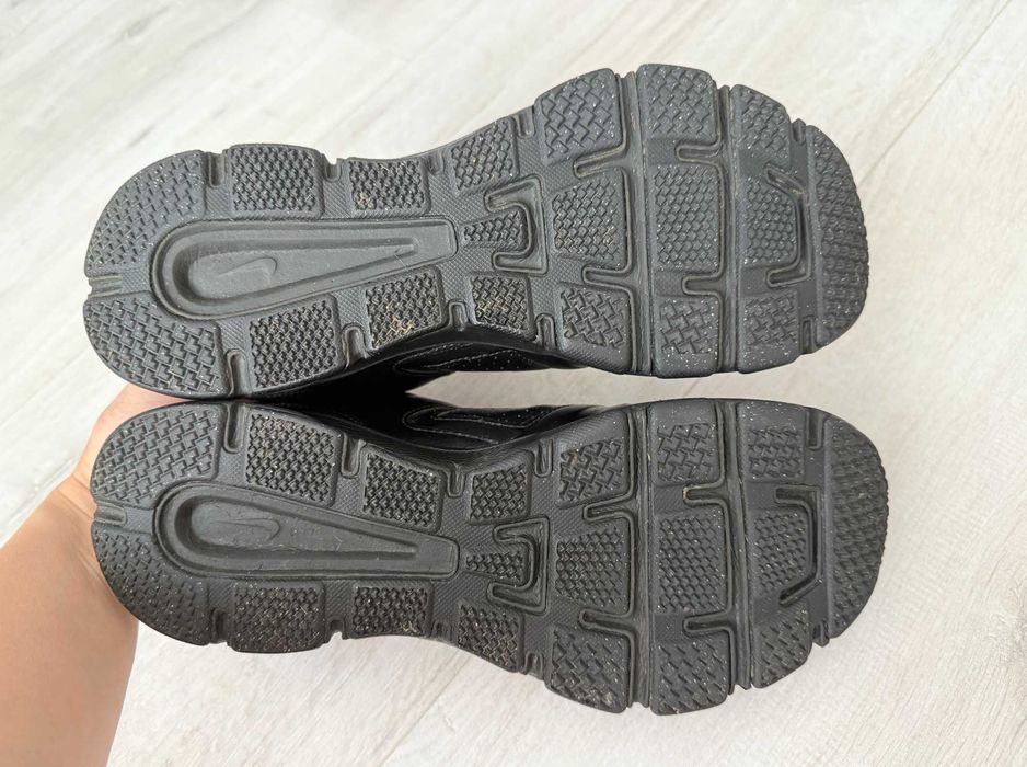 Кросівки шкіряні Nike T-Lite XI, оригінал, р-р 41, уст 26,5 см