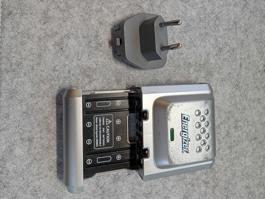 Ładowarka do akumulatorków AAA Energizer CHDC