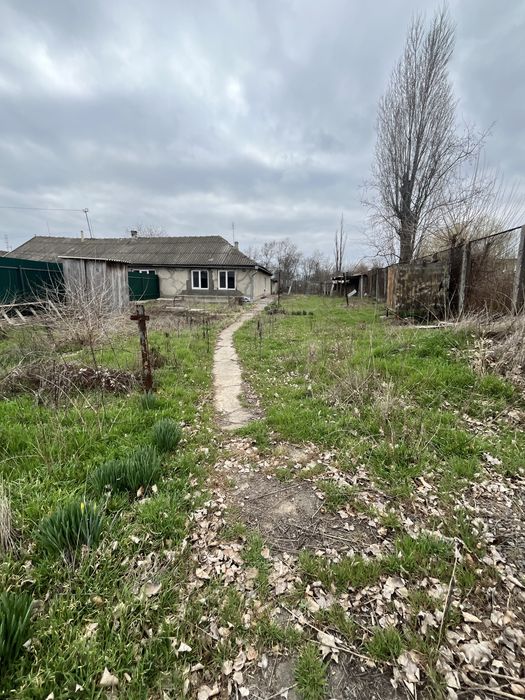 Продам полдома под ремонт