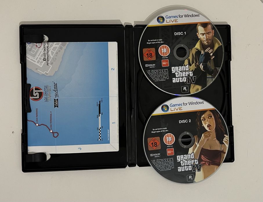 Grand Theft Auto IV + The Sims 4p/ pc