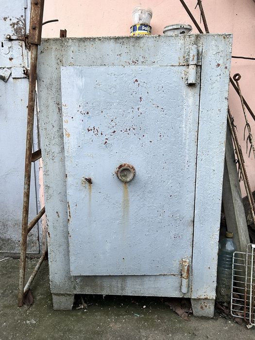 Сейф металевий (шафа металева)