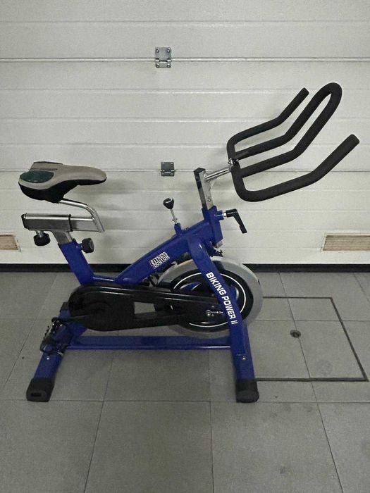 Bicicleta de interior para treino.440411189549486081