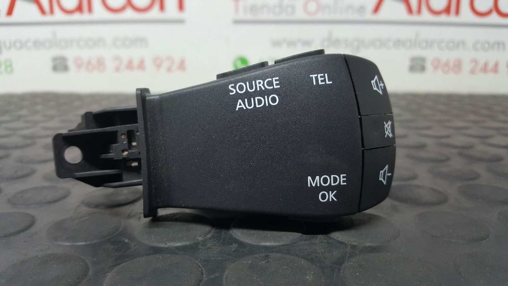CONTROLE DO SISTEMA DE ÁUDIO / RÁDIO CD RENAULT MEGANE IV BERLINA 5P GT-LINE